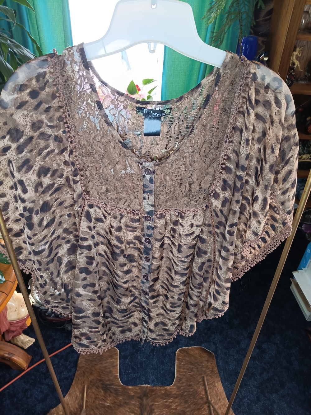 Mystique Boutique Brown Lace Leopard-Print Women’s Top